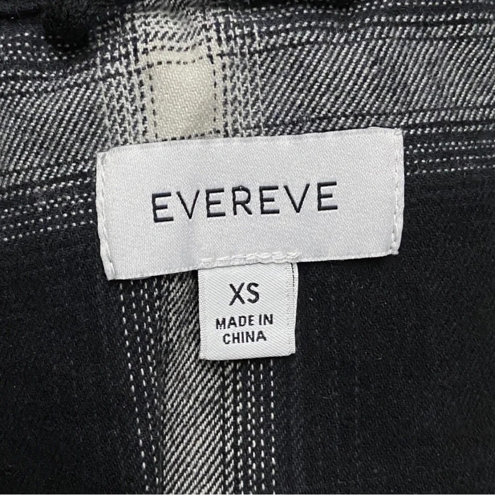 Evereve Lucy Cropped Full Zip Black, White, and Gray Plaid Jacket - Picture 9 of 11